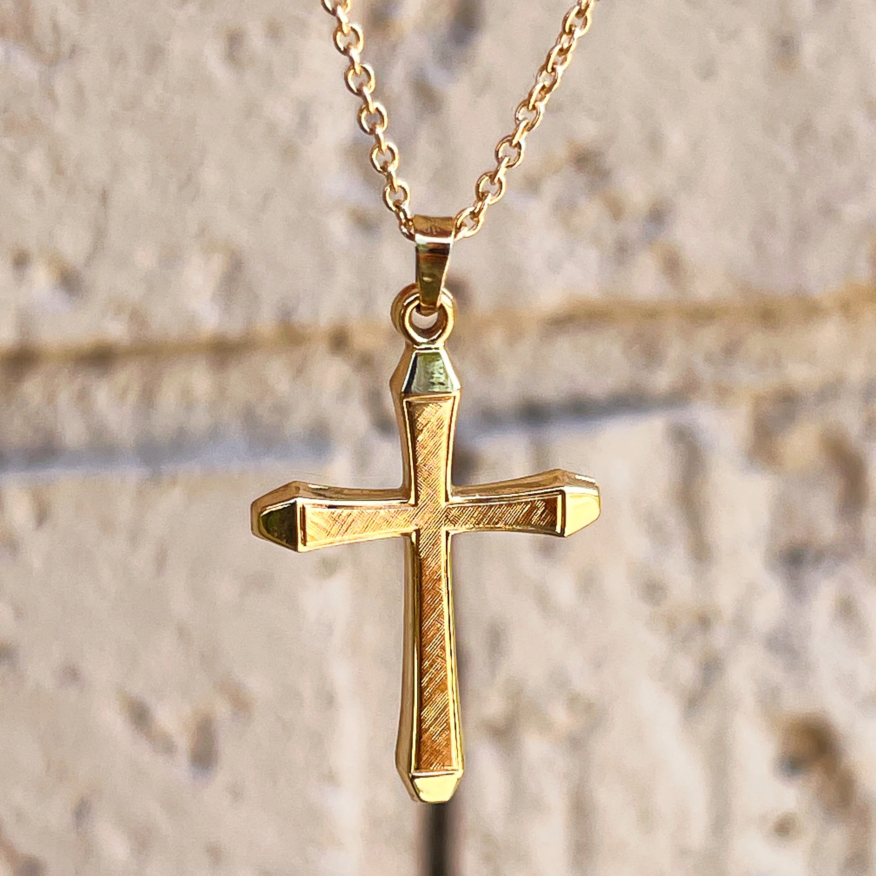 14K GOLD TEXTURED CROSS PENDANT