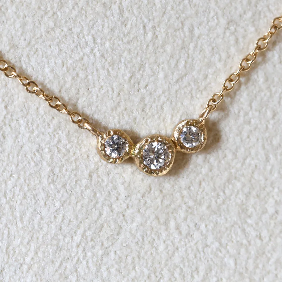 3-bezel curve necklace