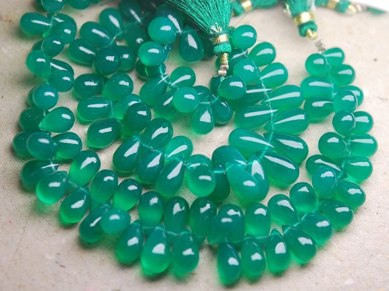30 Pcs,Super Finest,Green Onyx Smooth Drops Briolettes, 10-12mm Large Size