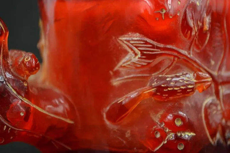 7.15''L- Chinese Natural Antique Exquisite GEOMANTIC AMBER Handcarved Sculpture Lucky Teapot Statue
