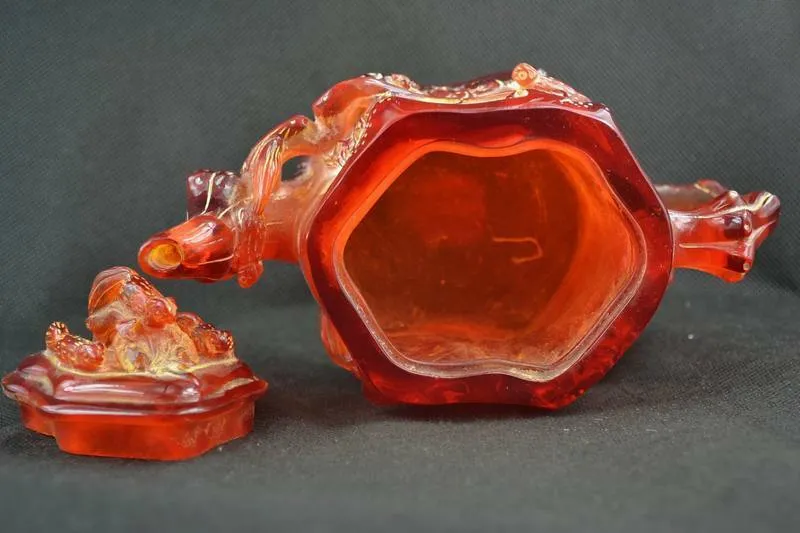 7.15''L- Chinese Natural Antique Exquisite GEOMANTIC AMBER Handcarved Sculpture Lucky Teapot Statue