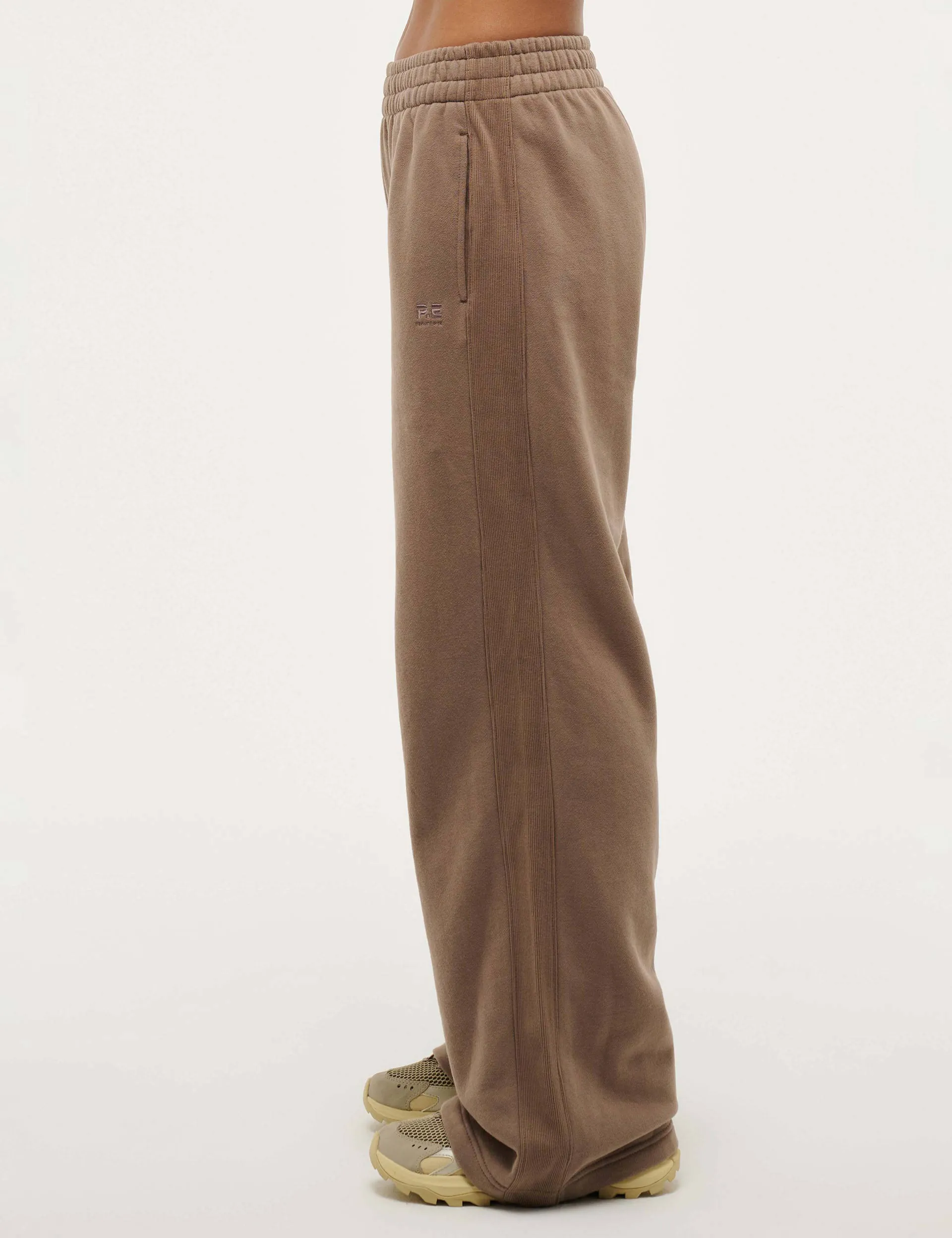 Adventure Trackpant - Taupe