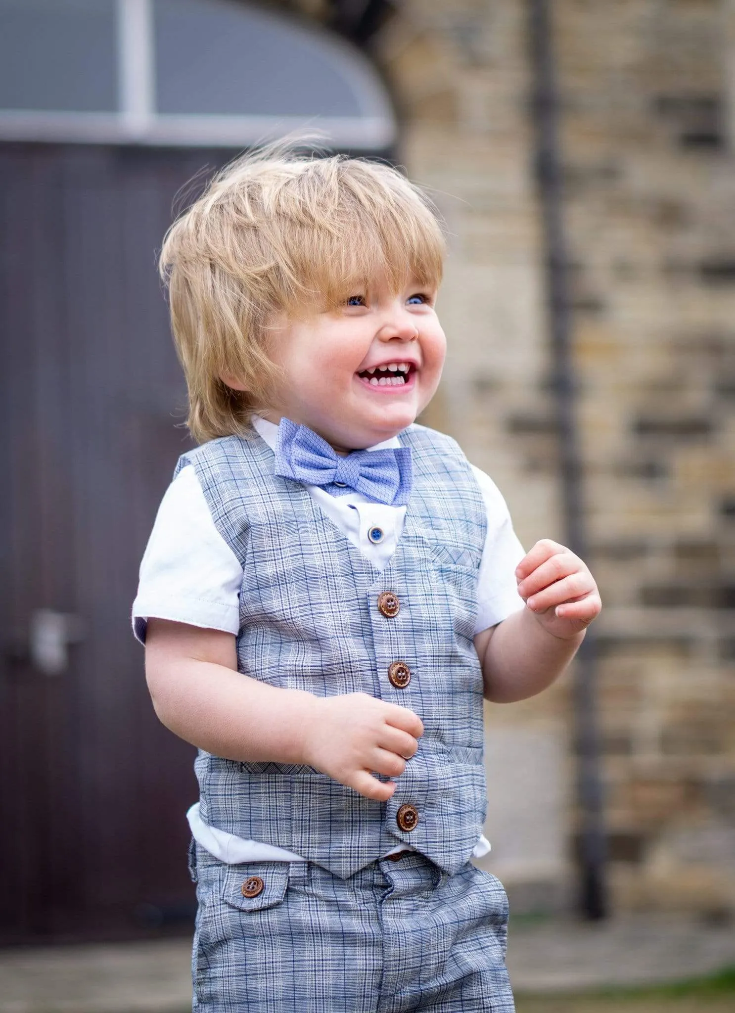 Bertie: White shirt & bowtie