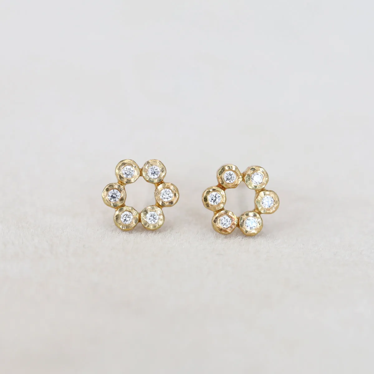 Bezel open circle studs