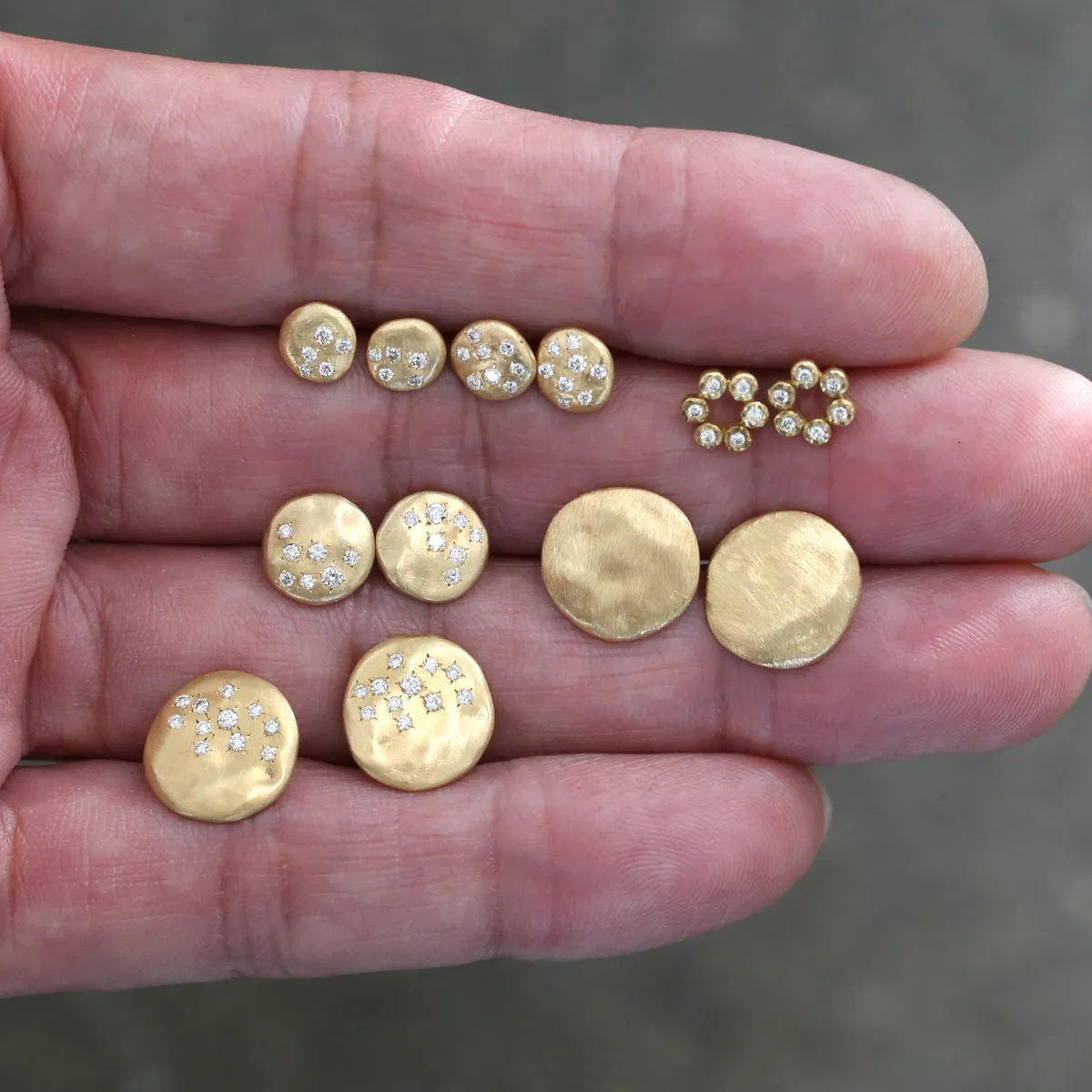 Bezel open circle studs