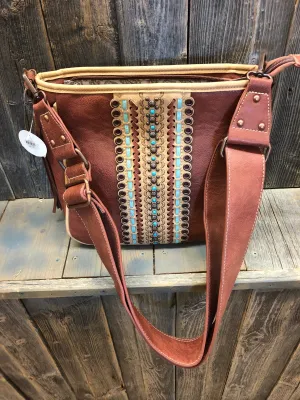 BGN7512102 Cross Body-Blazin Roxx "Laney" Detail Front