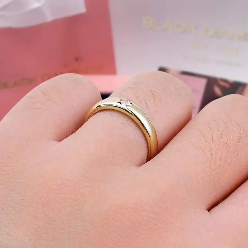 Exquisite 0.15 Ct Princess Cut Diamond Unisex Wedding Band