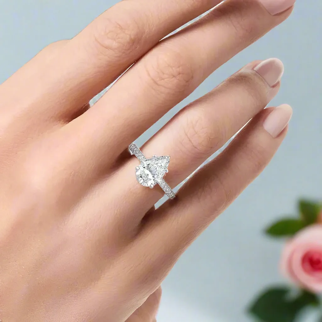 Exquisite 5.0 Ctw Diamond Engagement Ring