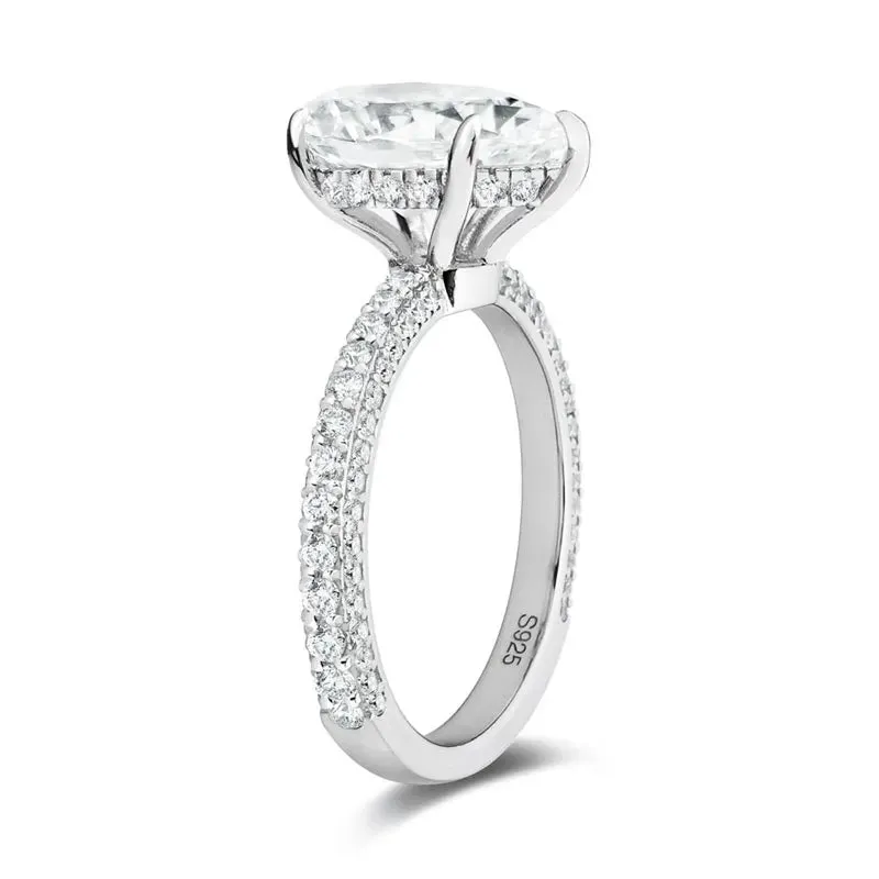 Exquisite 5.0 Ctw Diamond Engagement Ring
