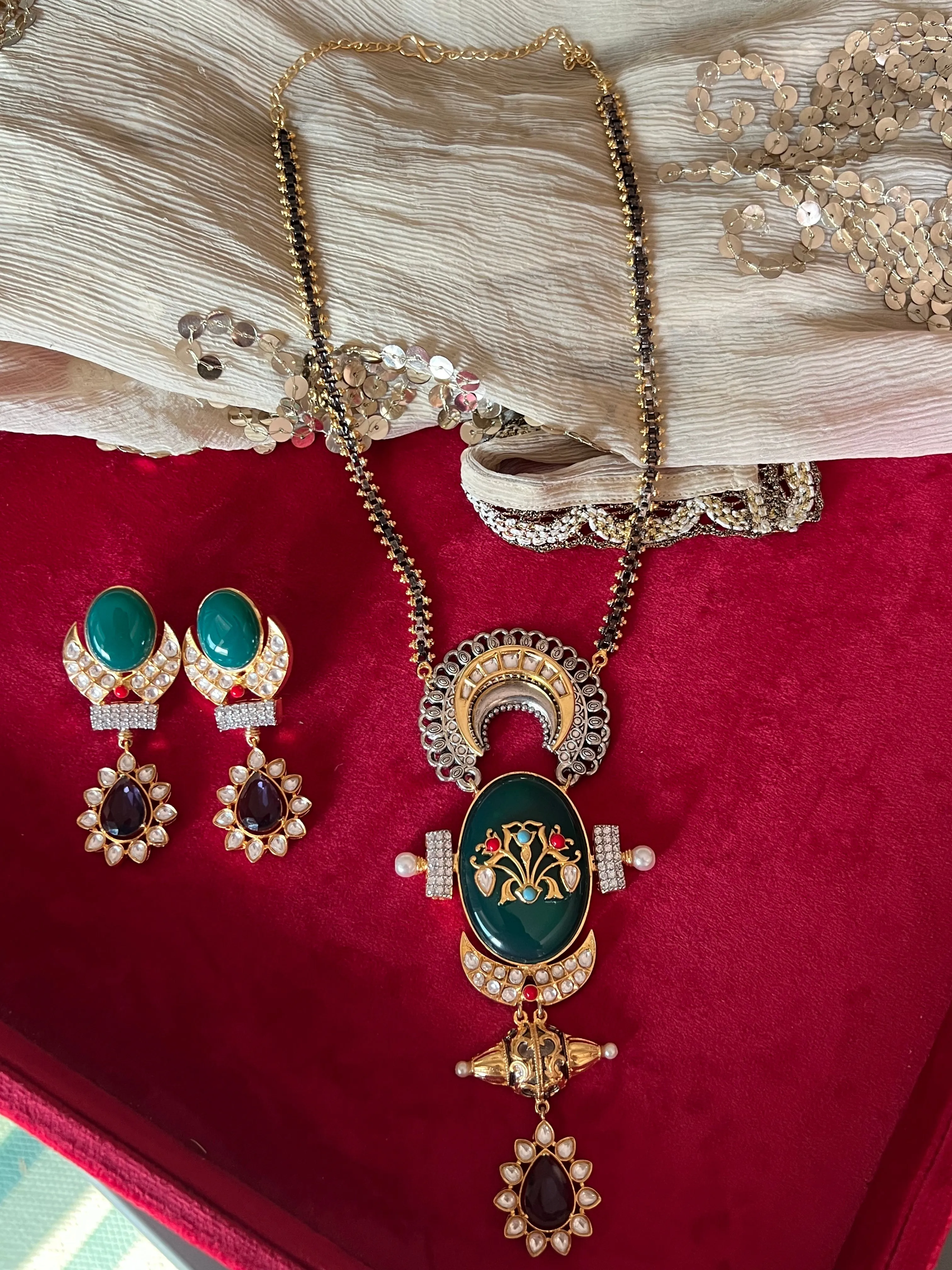 Exquisite Amrapali Fusion Pendant Necklace - Elevate Your Elegance