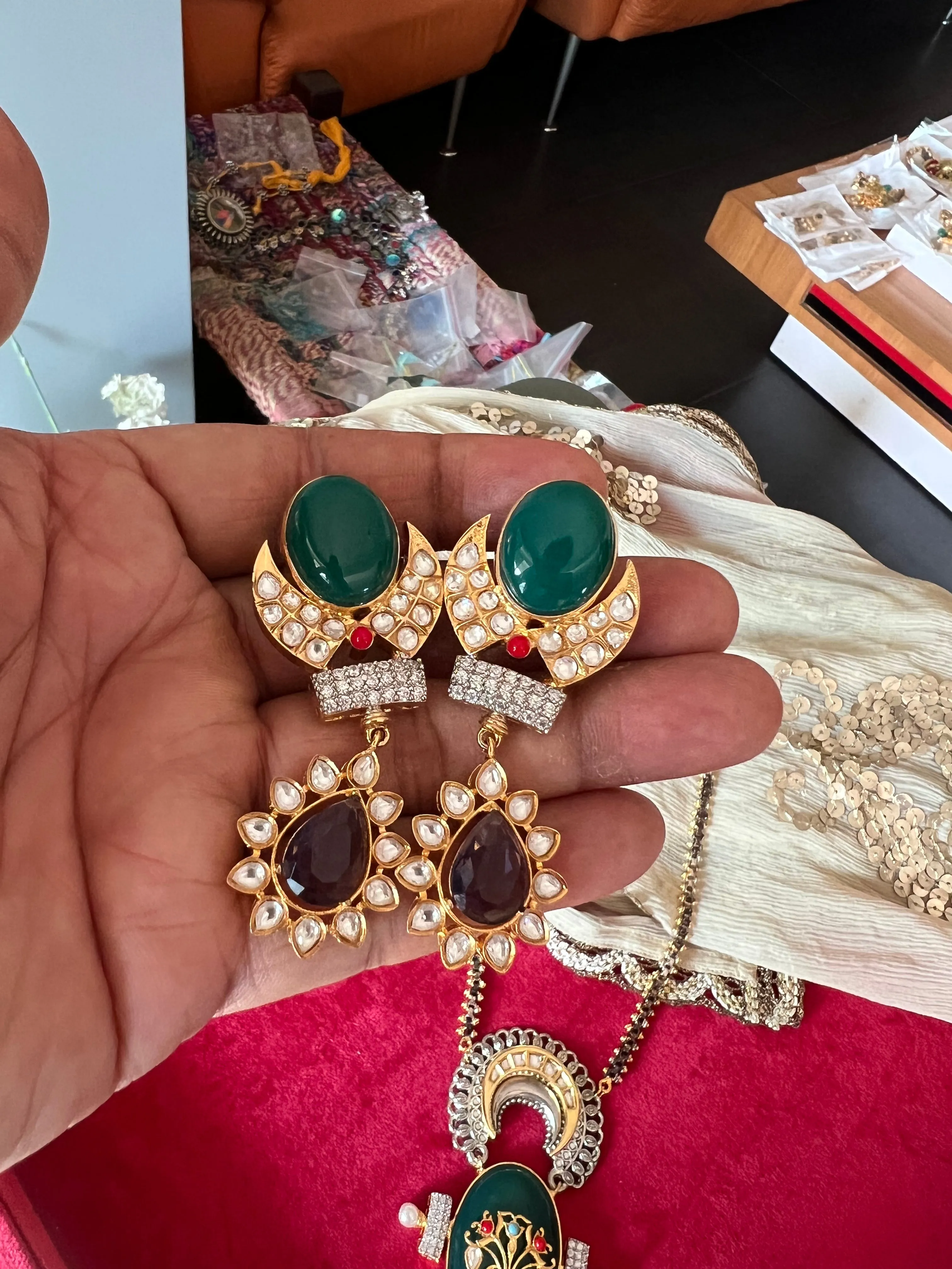 Exquisite Amrapali Fusion Pendant Necklace - Elevate Your Elegance