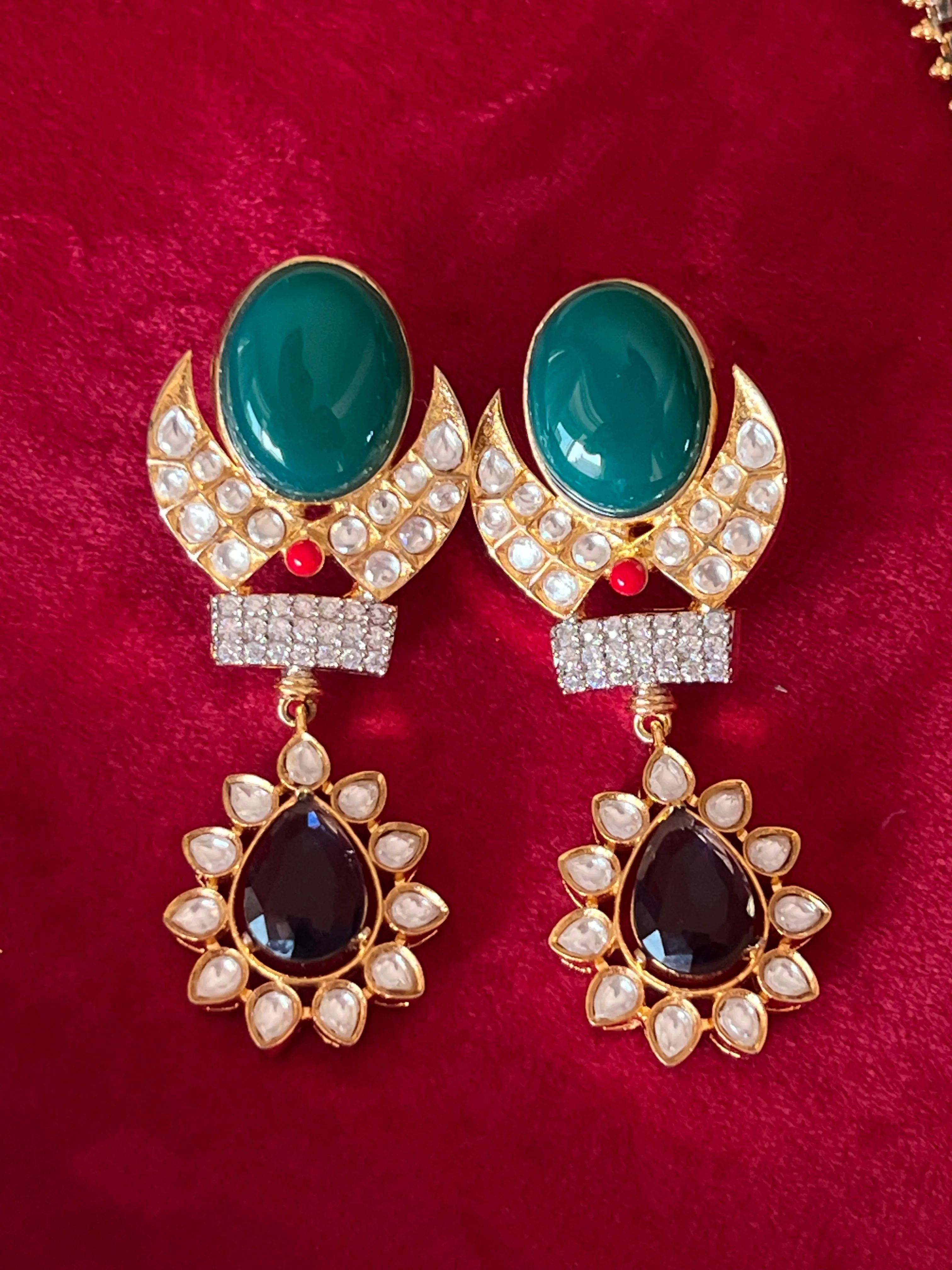 Exquisite Amrapali Fusion Pendant Necklace - Elevate Your Elegance