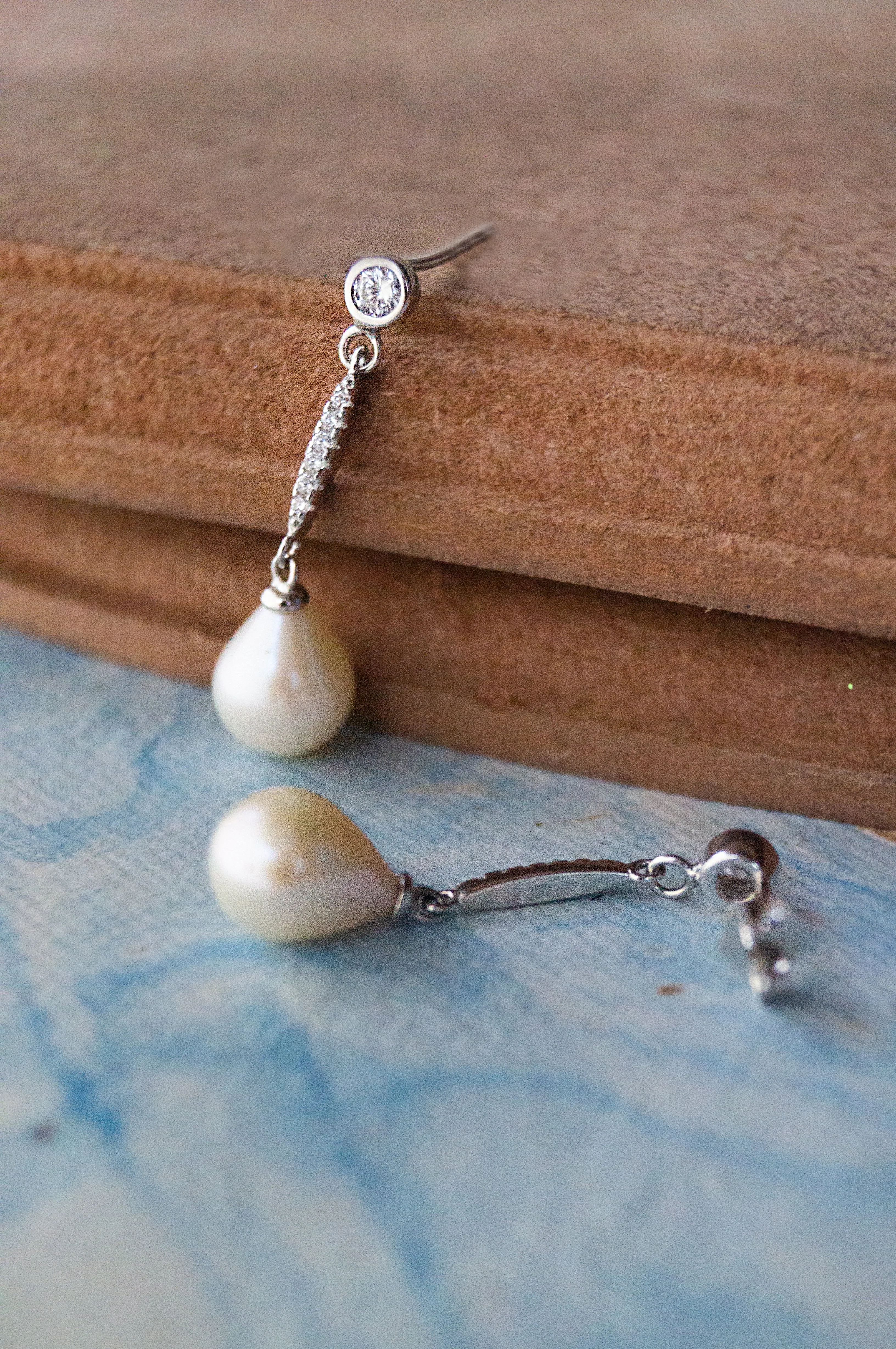 Exquisite Charmer Sterling Silver Pearl Droplet Earrings