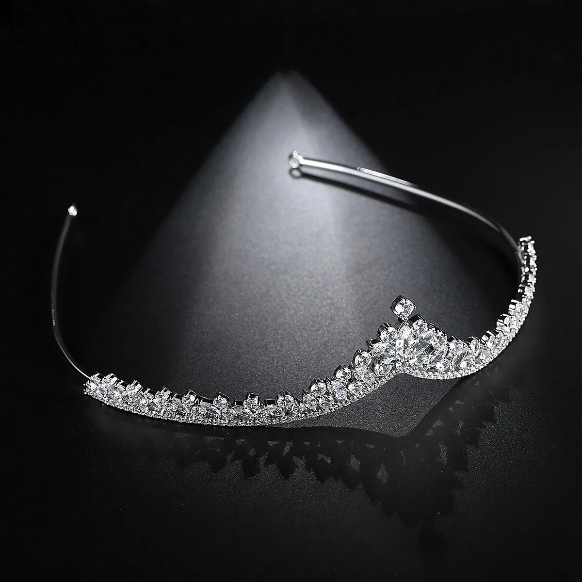 Exquisite Fashion Crown