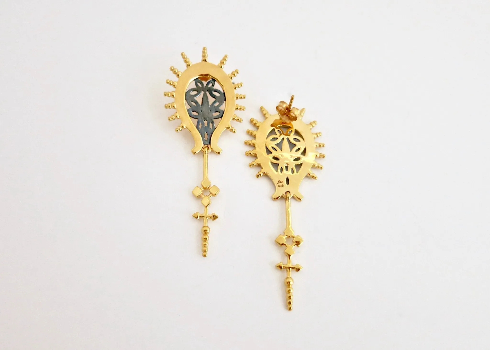 Exquisite, gold plated, two-tone 'Sunehri' earrings