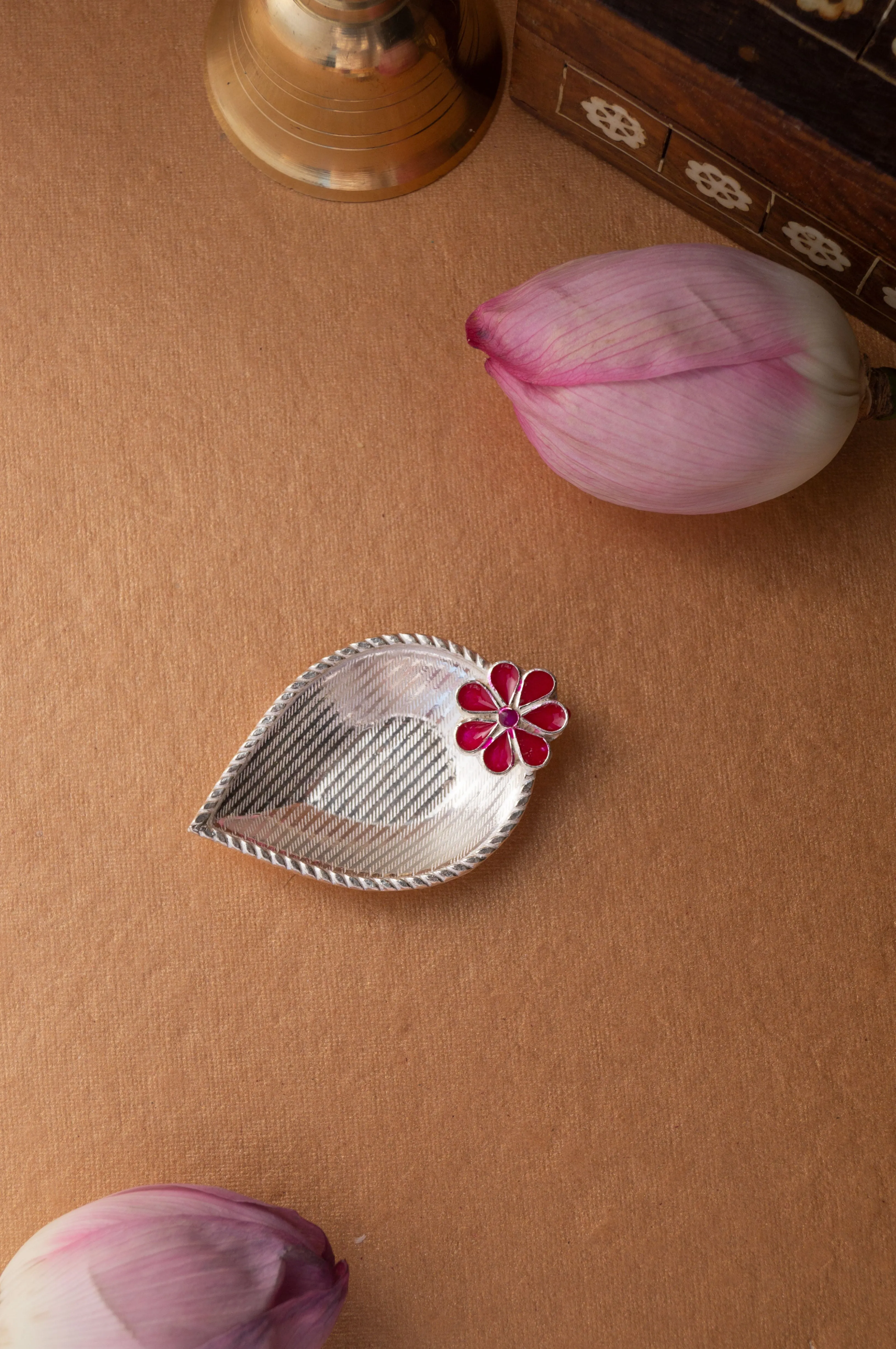 Exquisite Sterling Silver Flower Mini Meena Prasad Plate