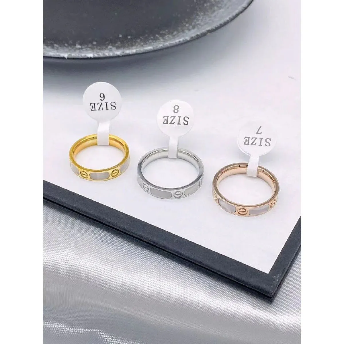 Exquisite White Mother of Pearl Screw 18K Rose Gold Stainless Steel Band Ring For Women, Radiating Elegance
