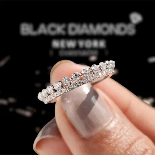 Exquisite Women's Stackable Wedding Band Set