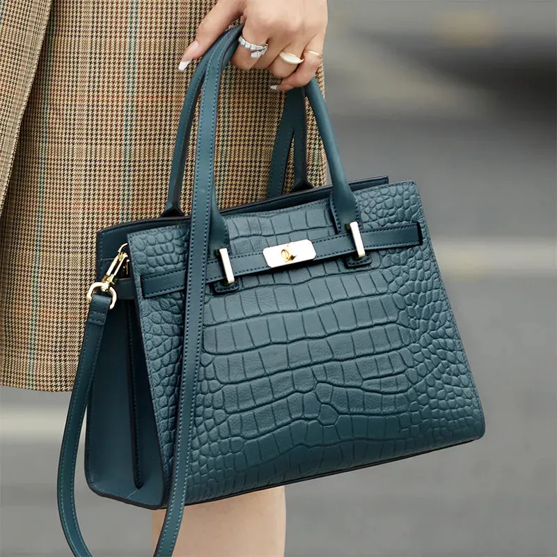 Genuine Leather Women Bag, extreme sophistication perfect to bring presence to the business world without losing feminism.