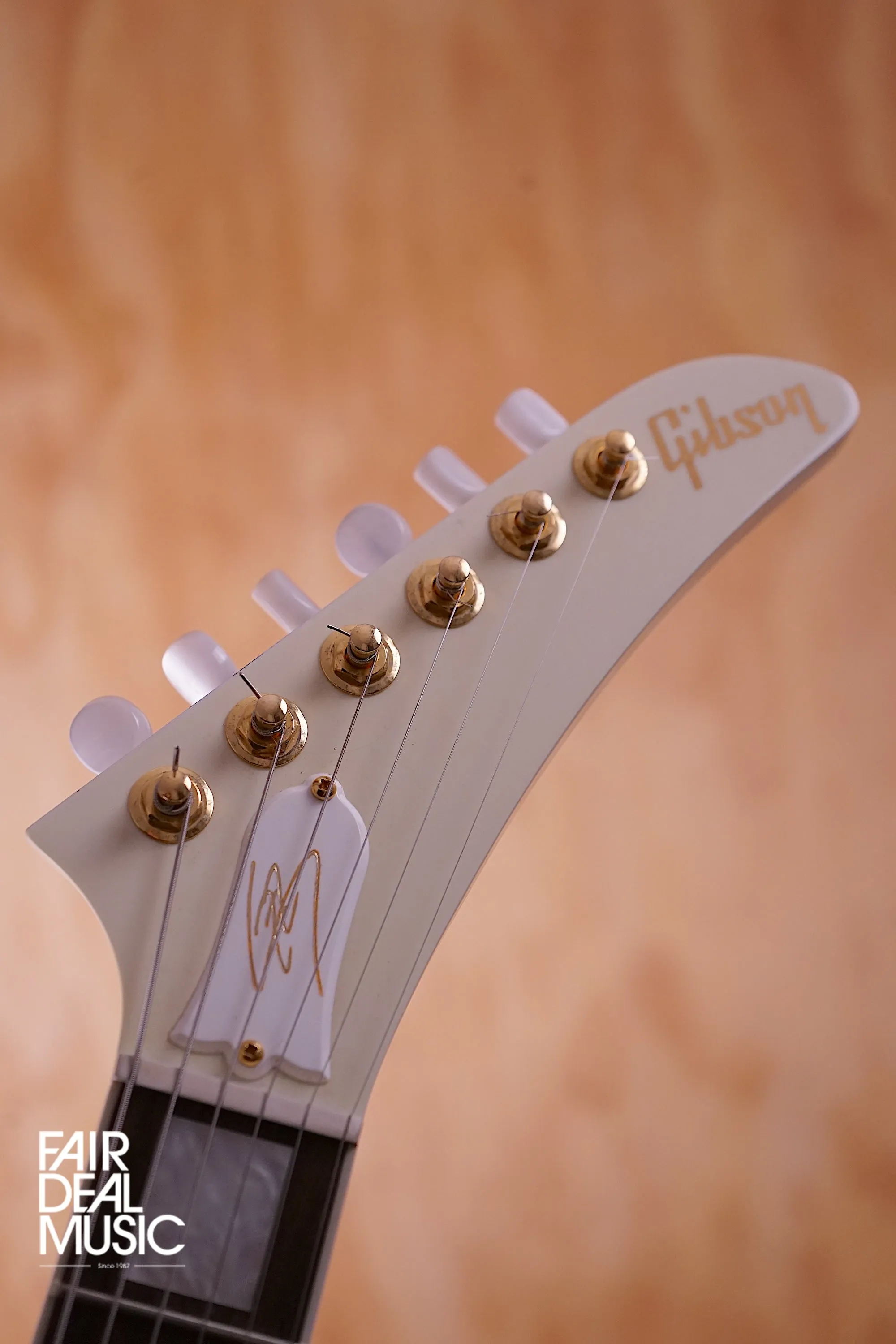 Gibson Lzzy Hale Explorer in Alpine White, USED