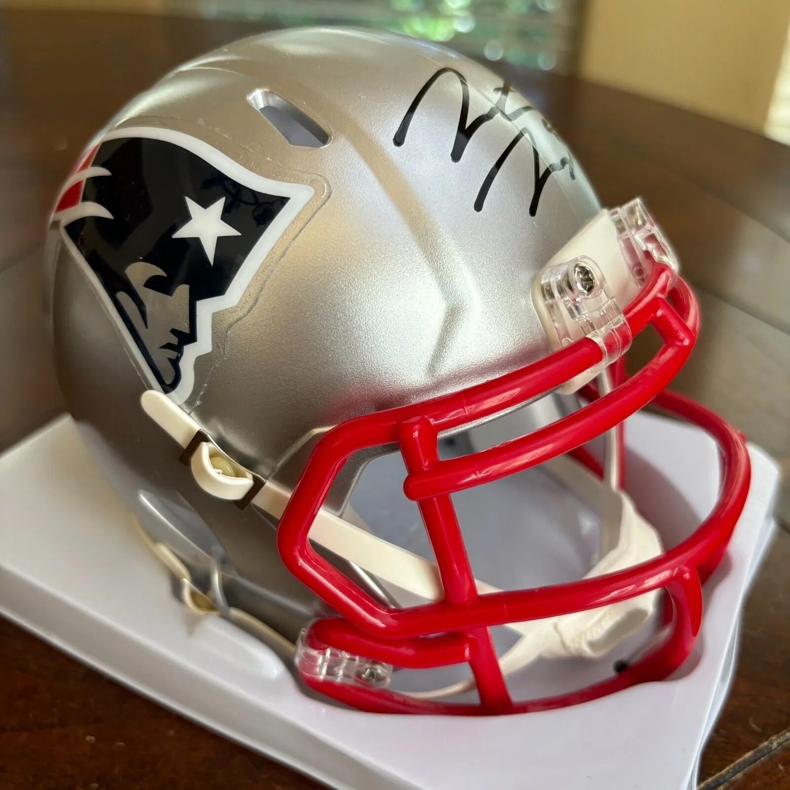 Hunter Henry Autographed Signed New England Patriots Mini Helmet Beckett