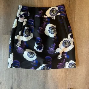IMJ. Crew 00 Floral Skirt EUC