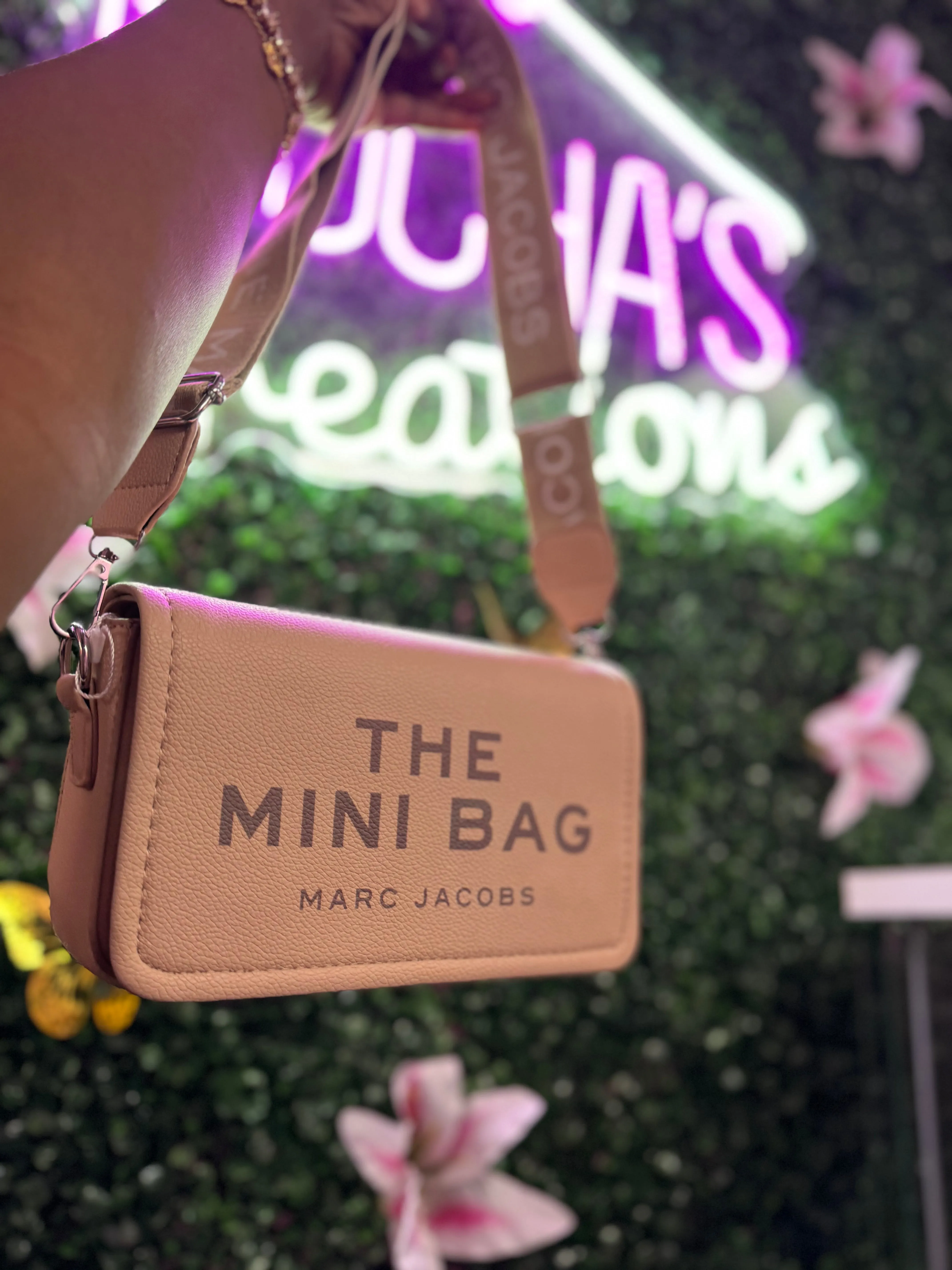 “Mini” B A G
