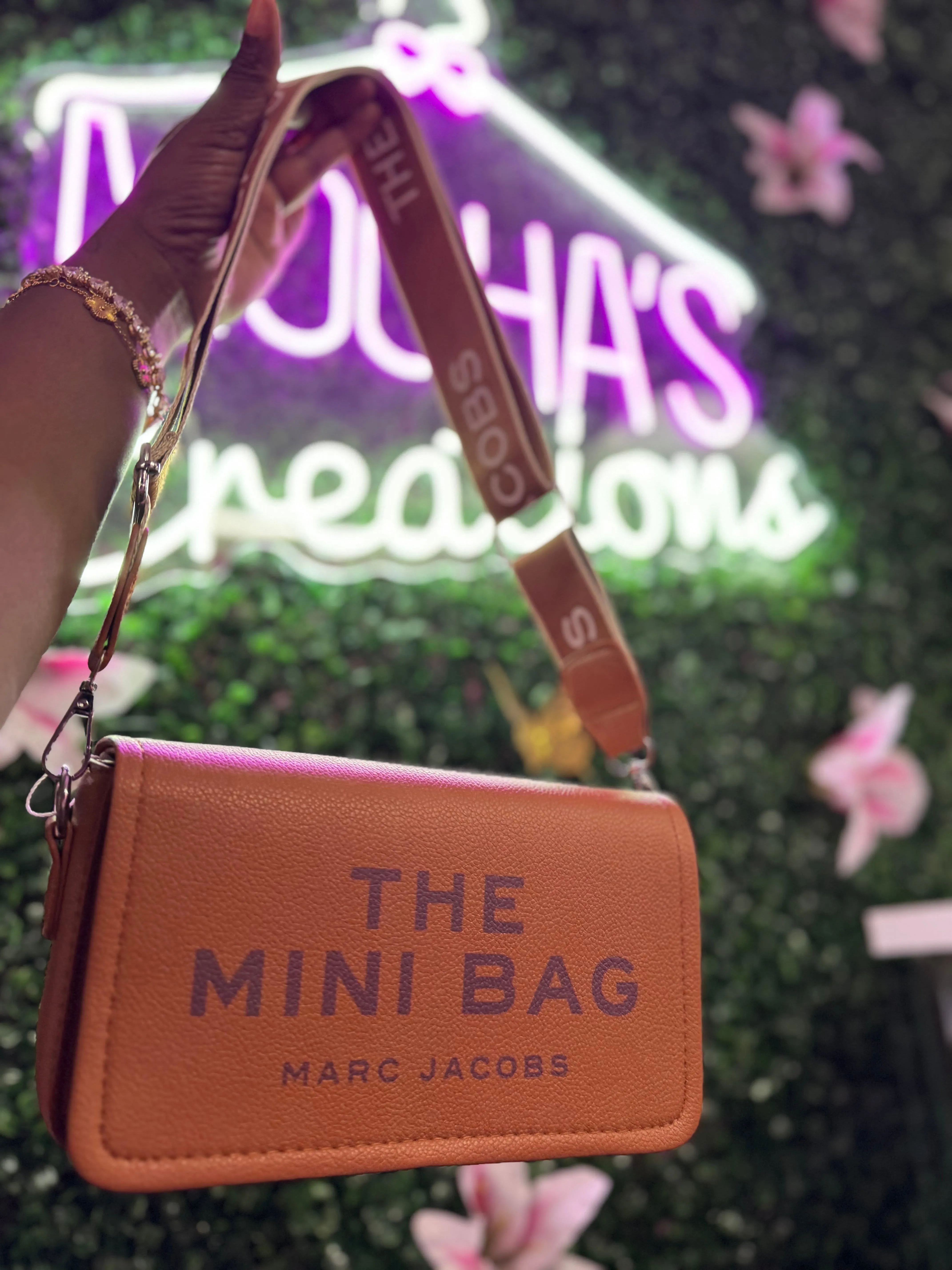 “Mini” B A G