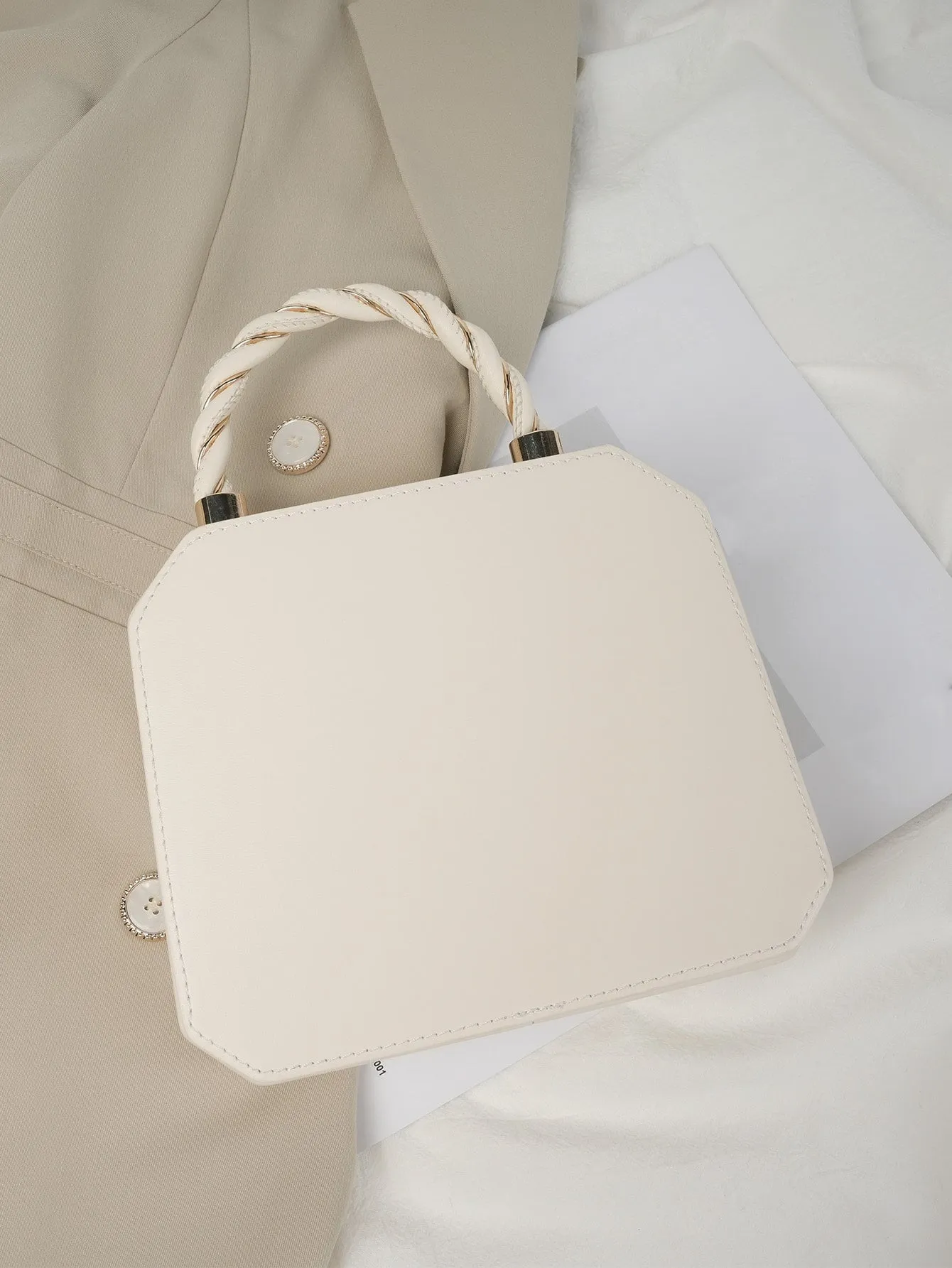 Mini Letter Graphic Chain Box Bag - White