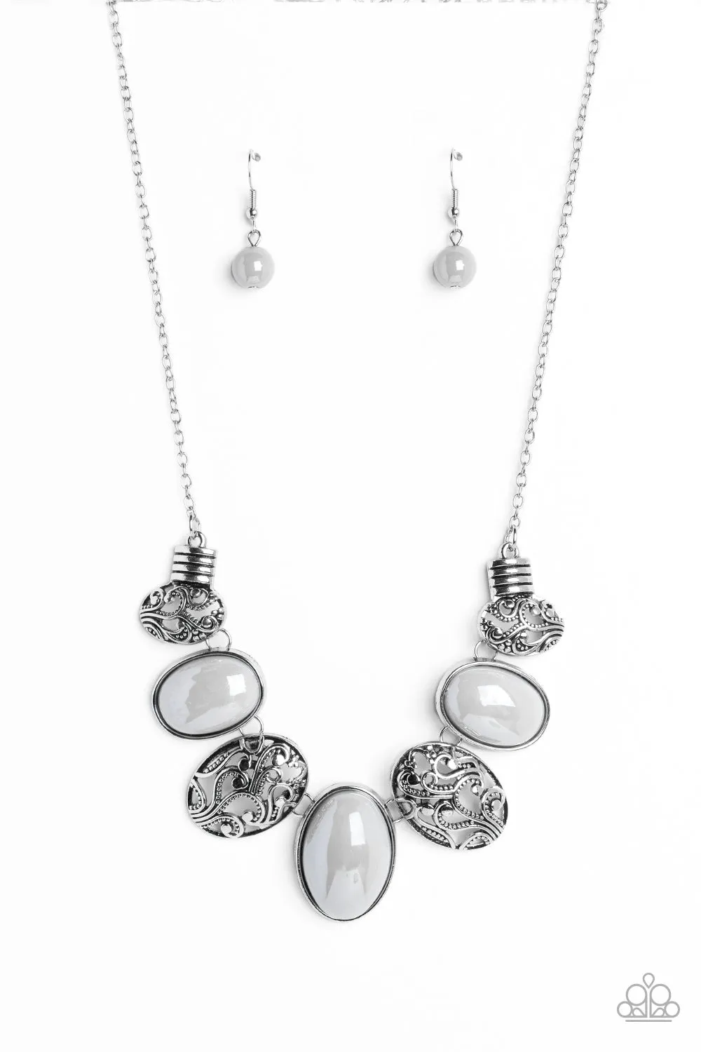 Paparazzi Patterned Paisley Necklace Silver