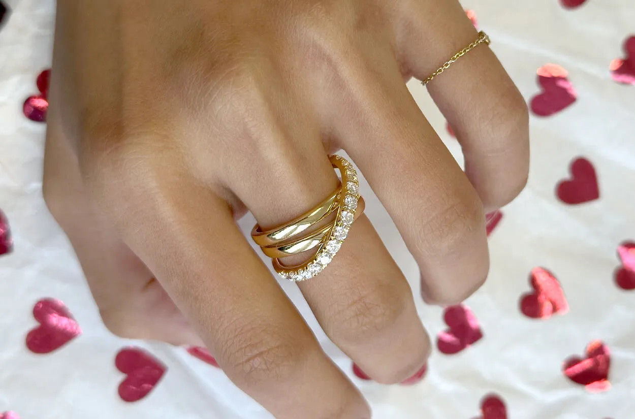 Ring 18kt Gold & Pave Diamonds Crossover