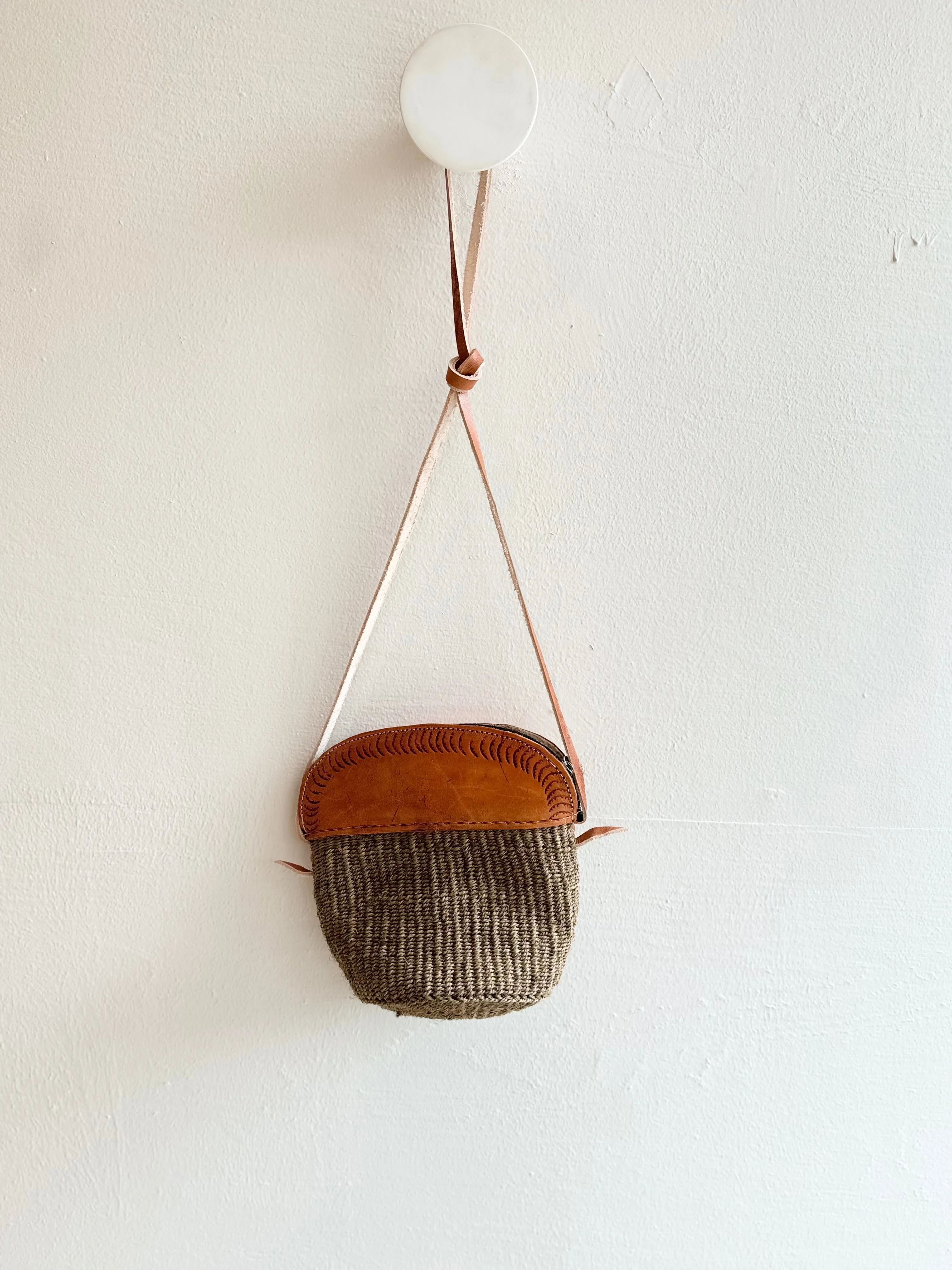 Sisal & Leather Zippered Purse in Gray
