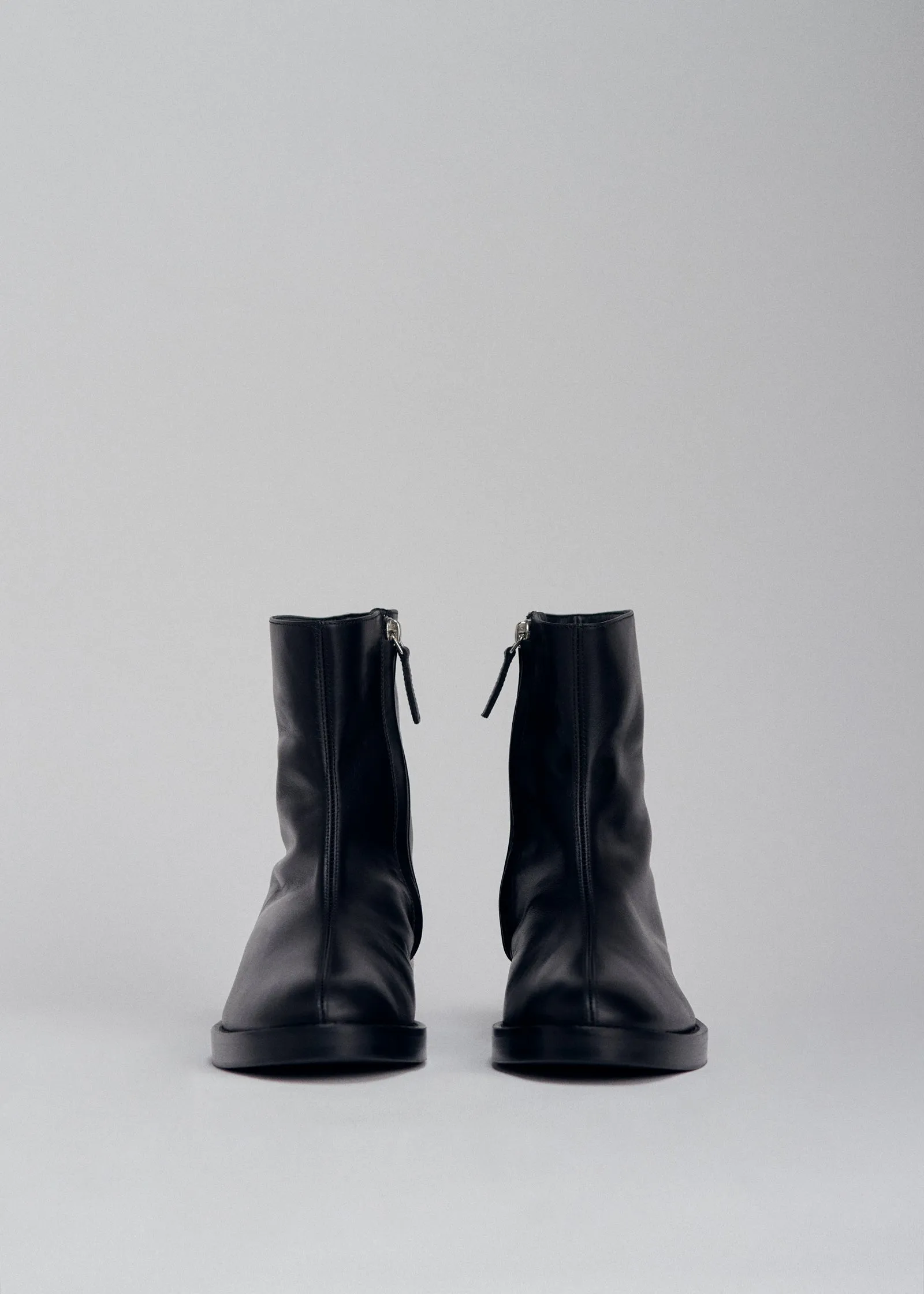 Tall Ankle Boot In Smooth Leather - Black