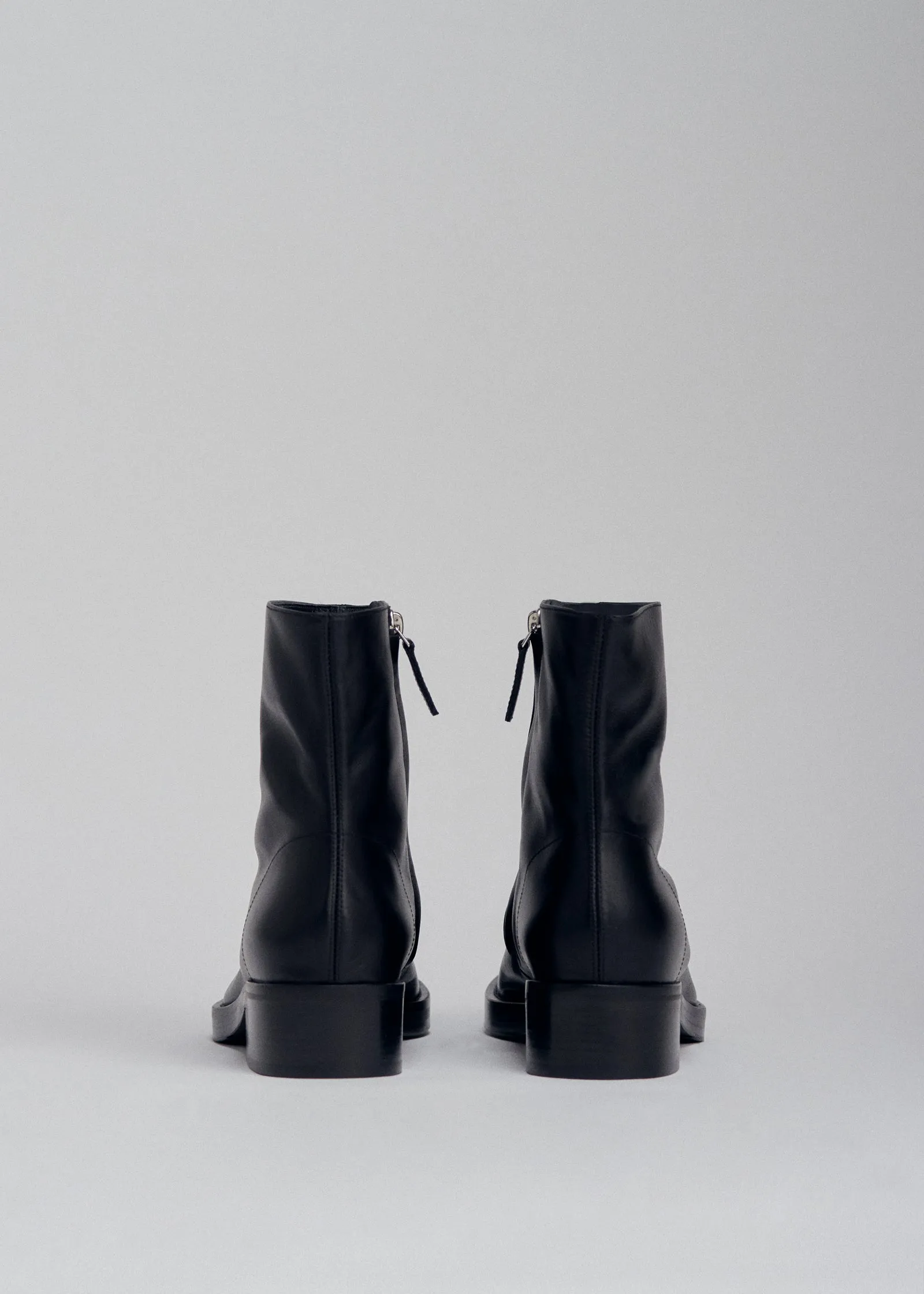 Tall Ankle Boot In Smooth Leather - Black