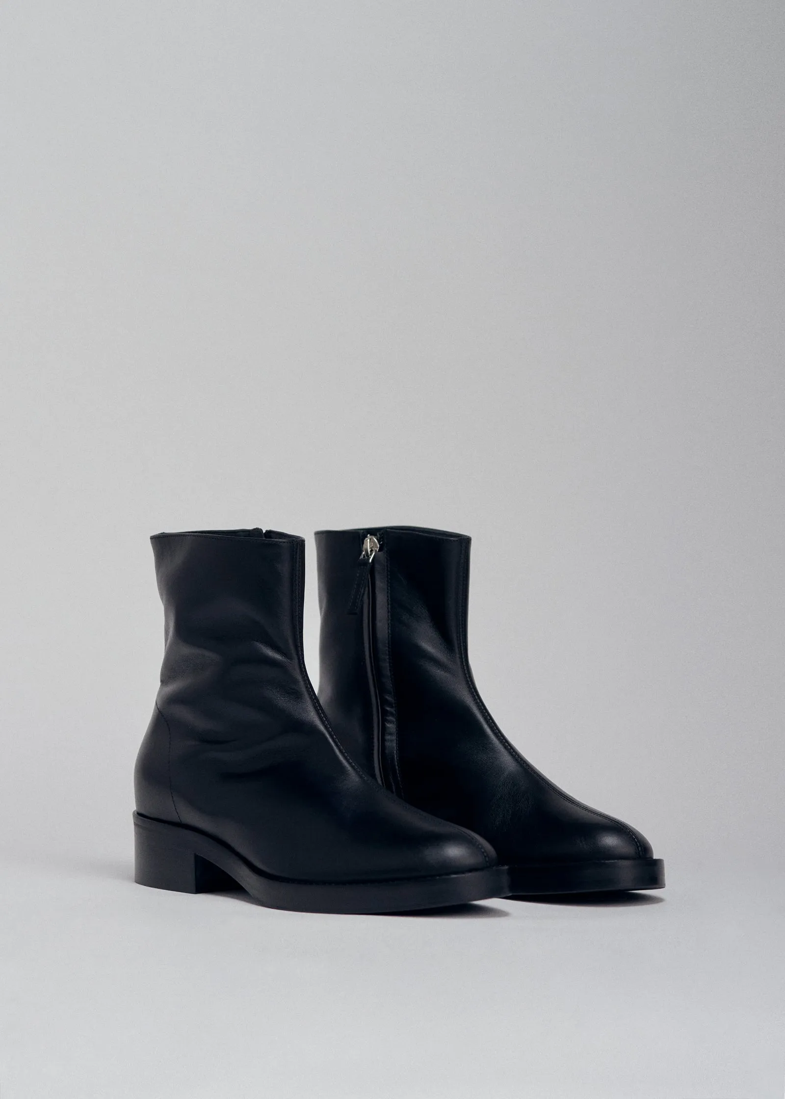Tall Ankle Boot In Smooth Leather - Black