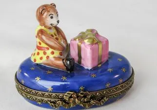Teddy Bear with Present - Fast Shipping