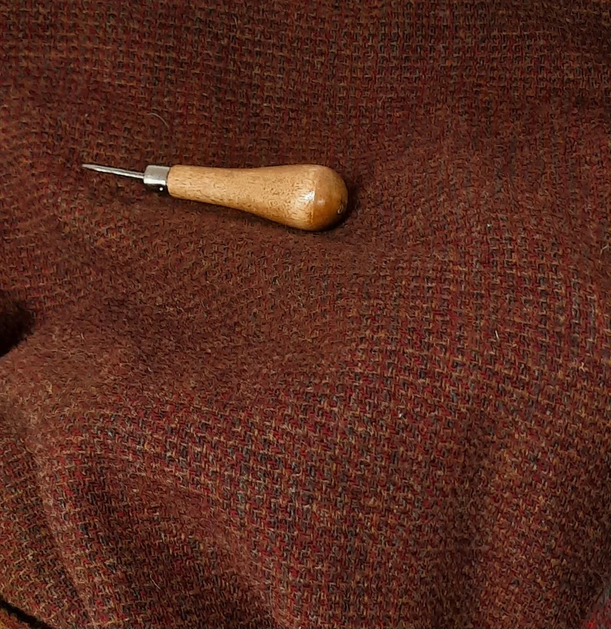Textured Wool Fabric "Rooster Tail"