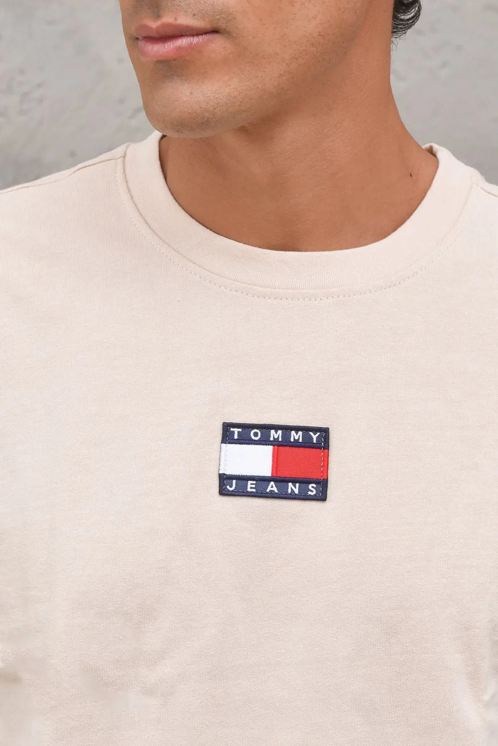 Tjm Tommy Badge Tee - Abi Smooth Stone