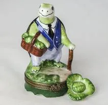 Turtle Gardener w Lettuce - Fast Shipping