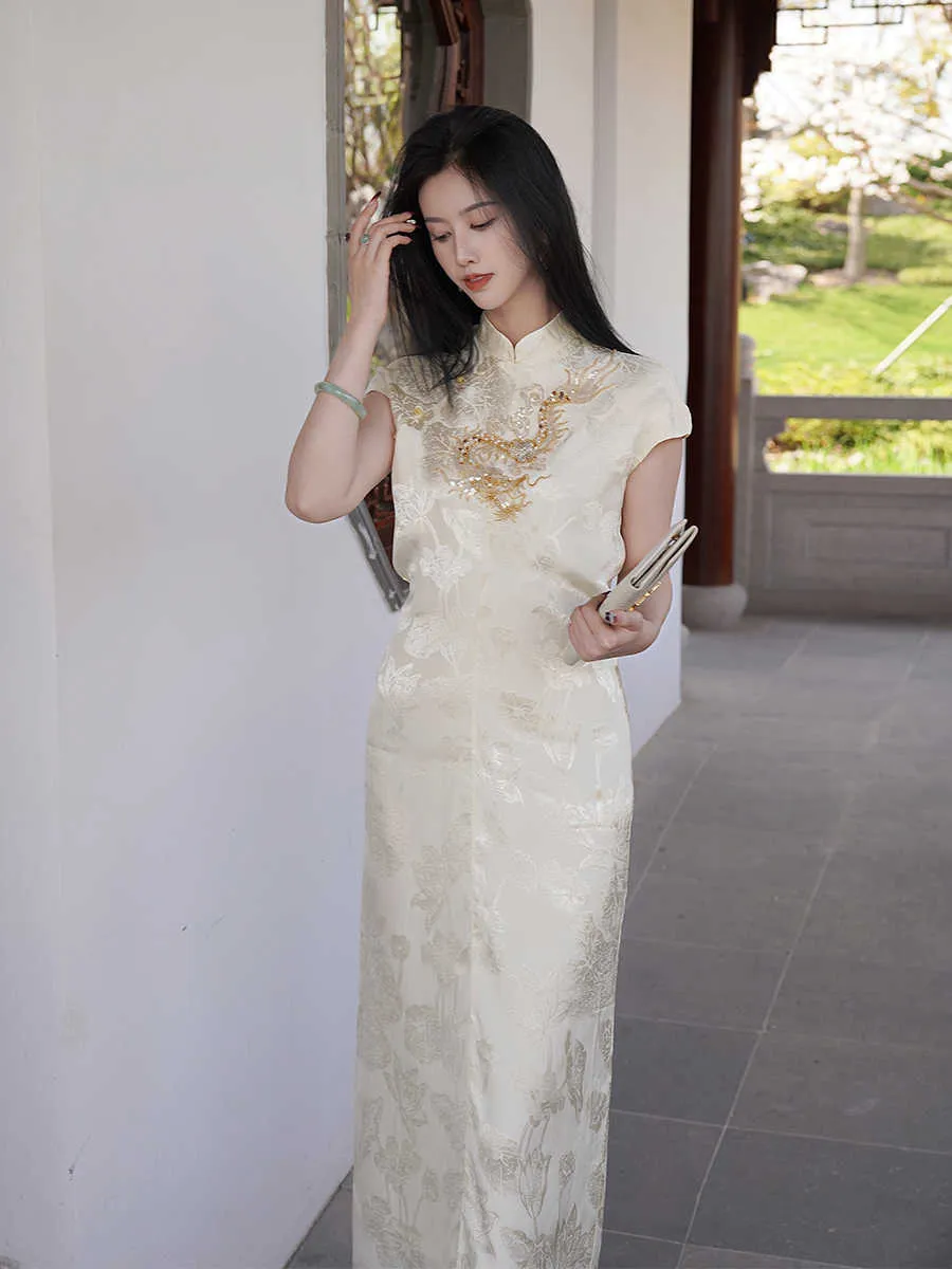 Vanessa Exquisite Embroidery Qipao Cheongsam