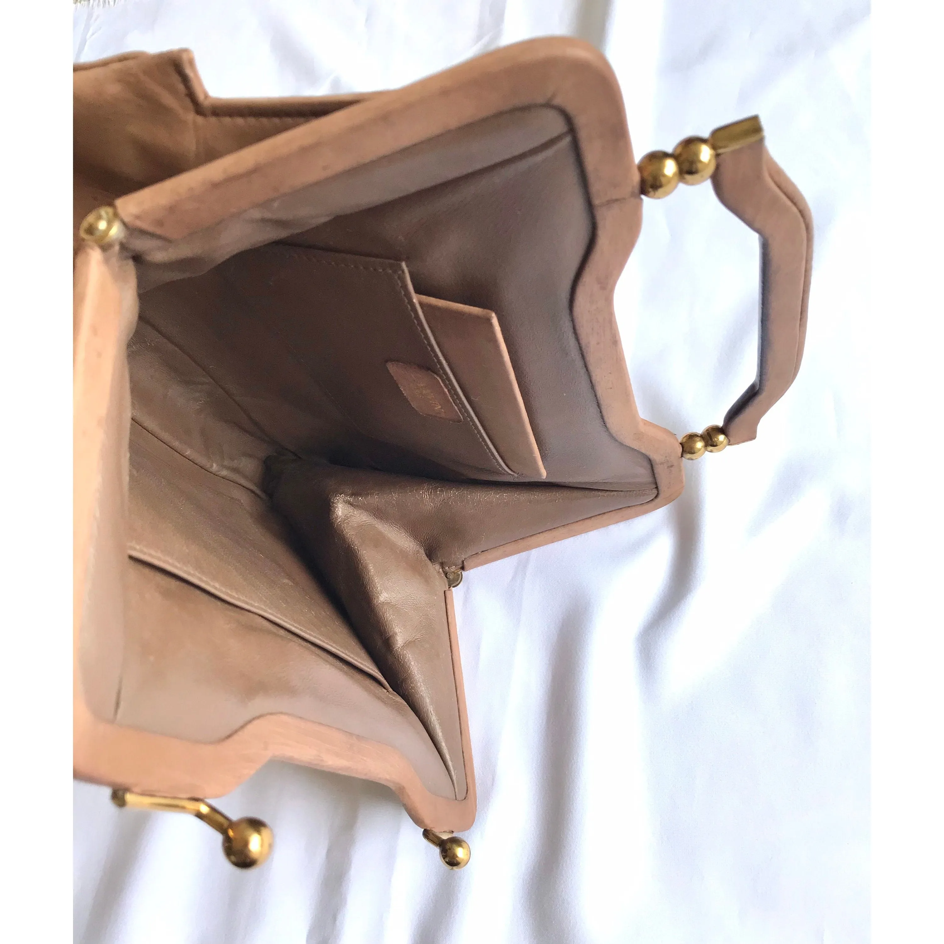 Vintage LANVIN brown suede leather handbag with kiss lock closure. Rare masterpiece from old era. 0404251