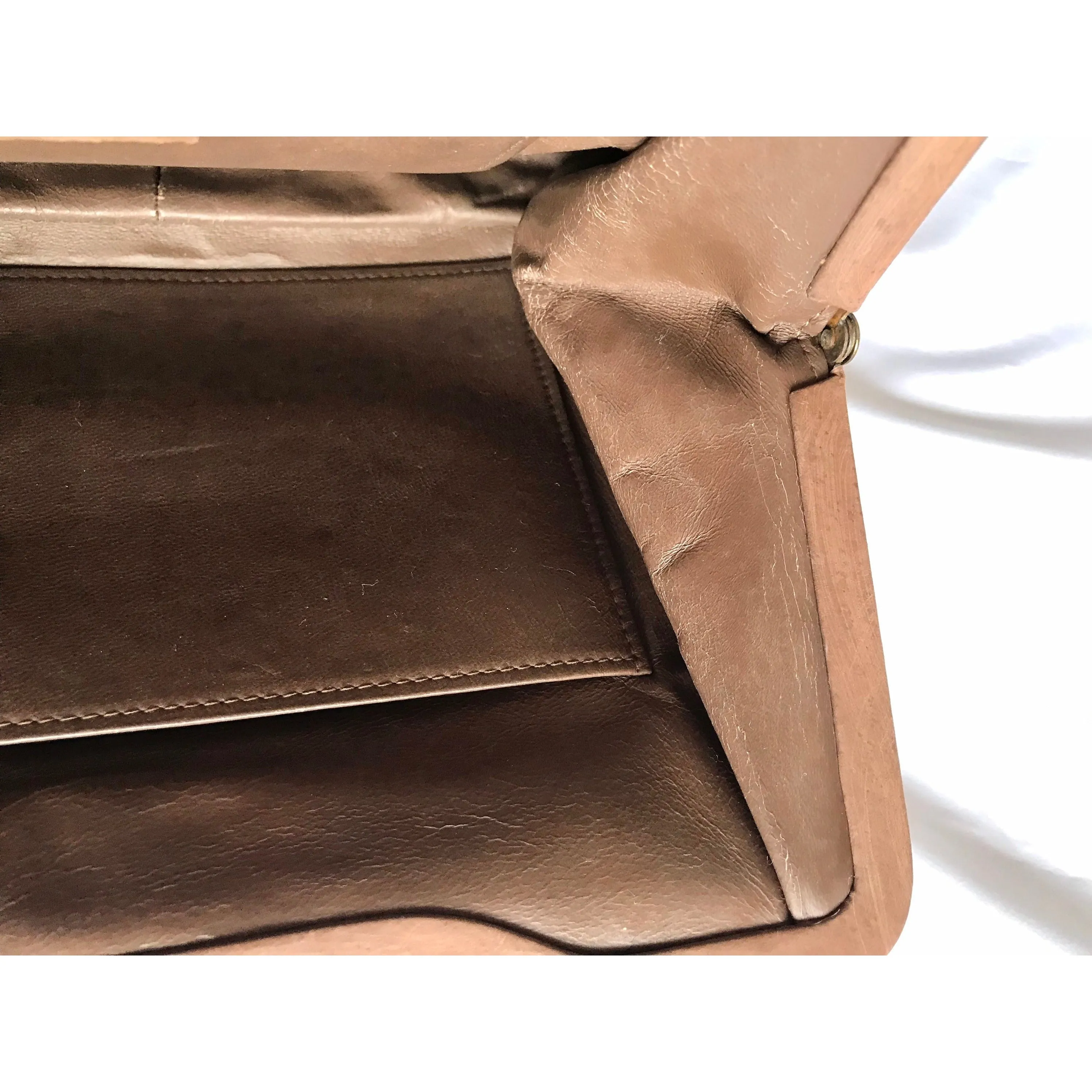 Vintage LANVIN brown suede leather handbag with kiss lock closure. Rare masterpiece from old era. 0404251