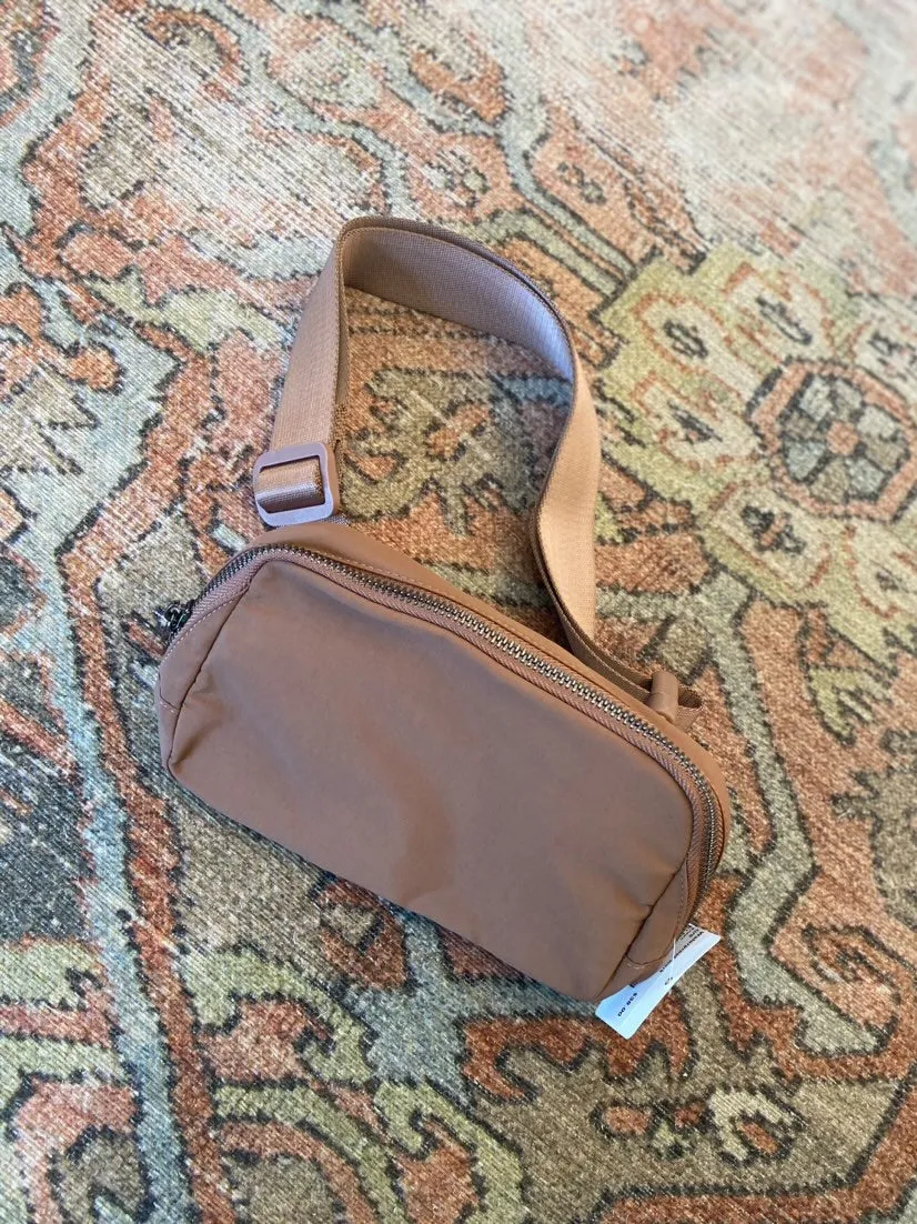 Waterproof workout fanny pack