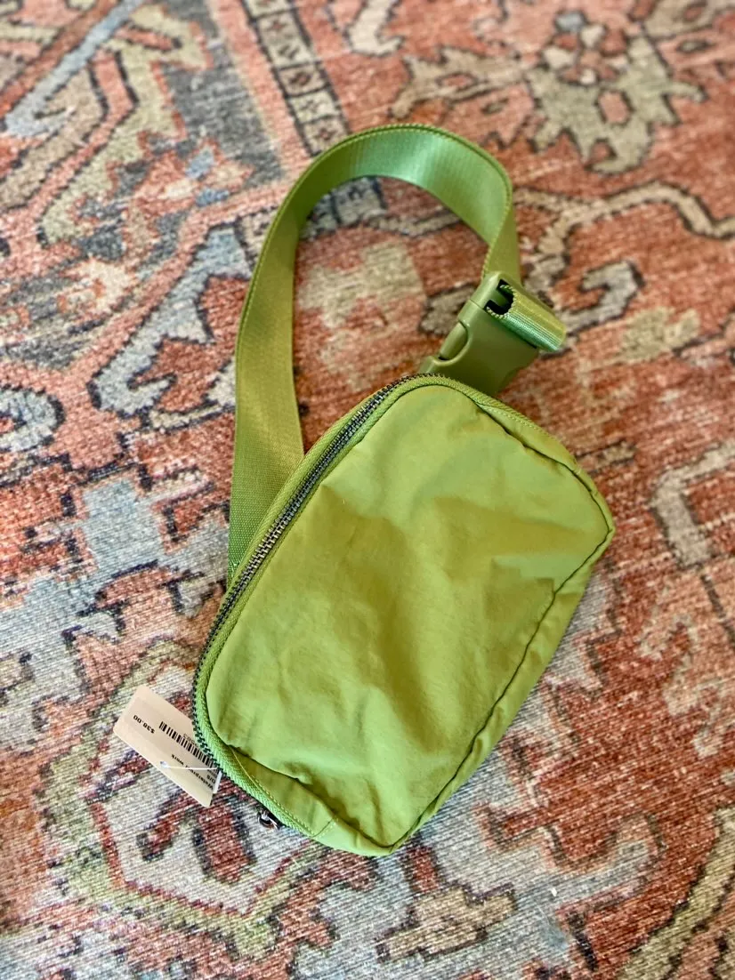 Waterproof workout fanny pack