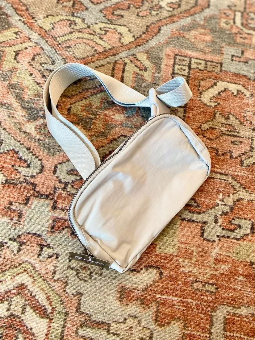 Waterproof workout fanny pack