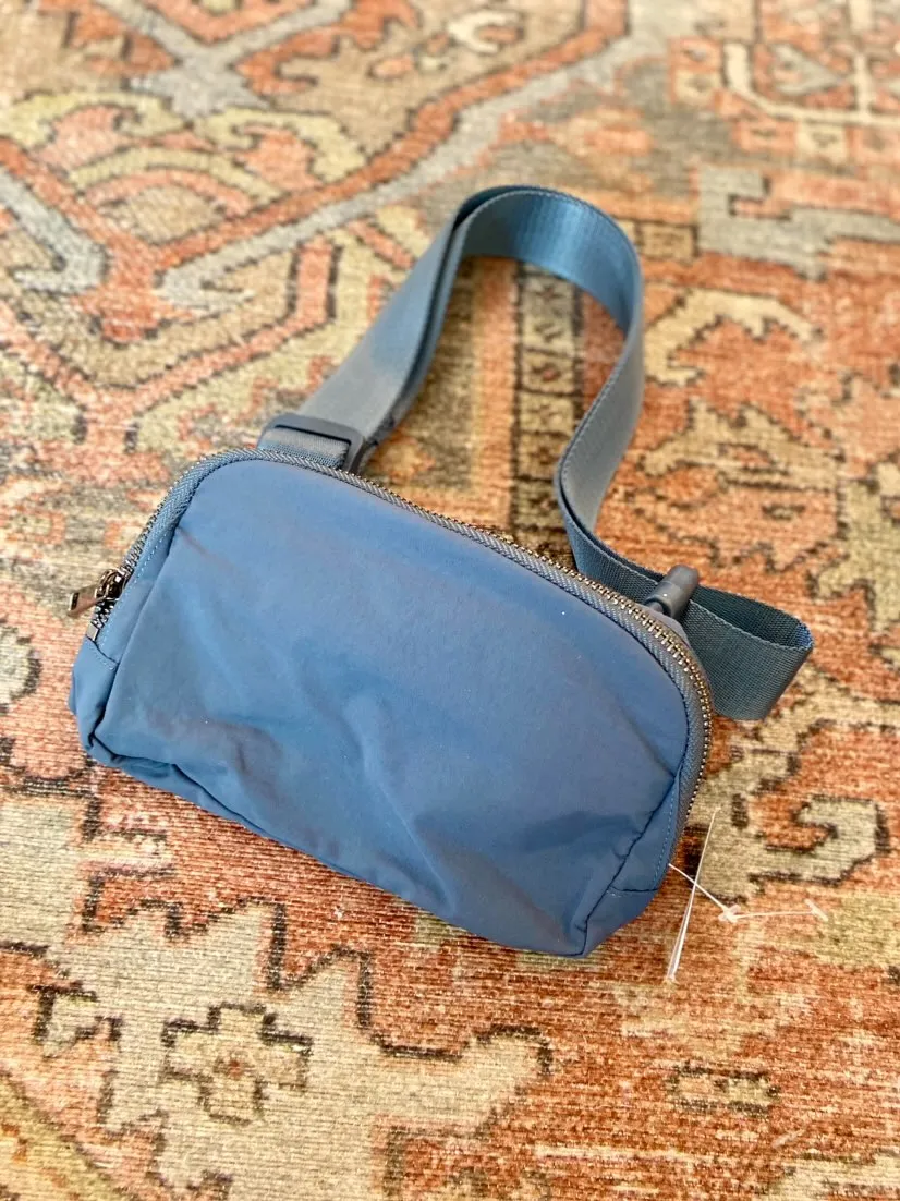 Waterproof workout fanny pack