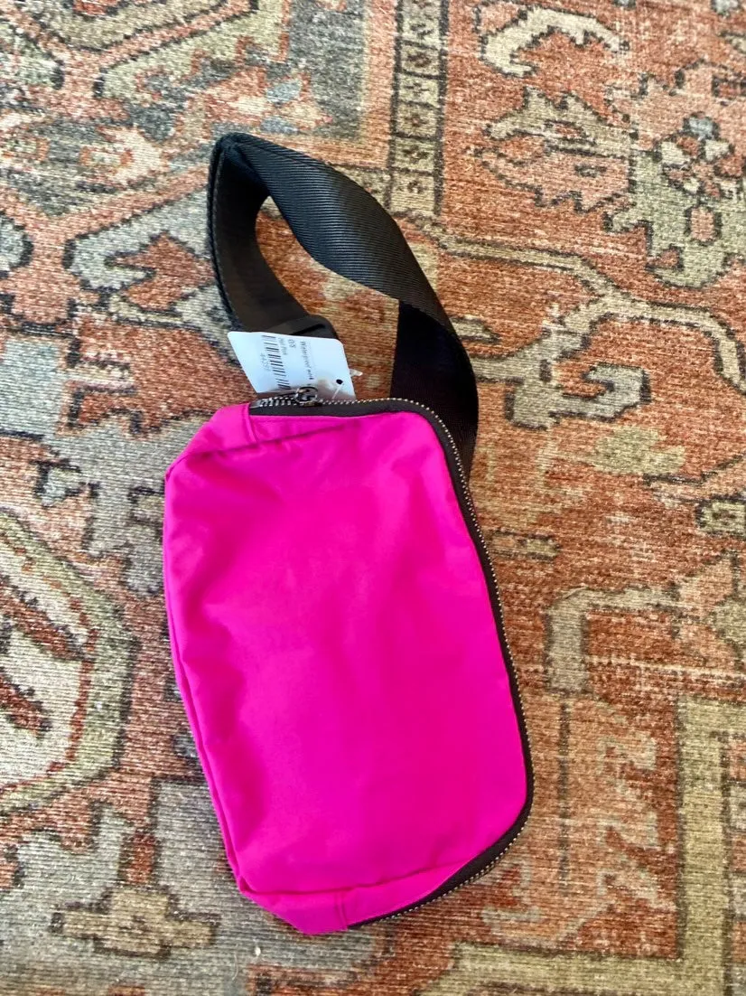 Waterproof workout fanny pack