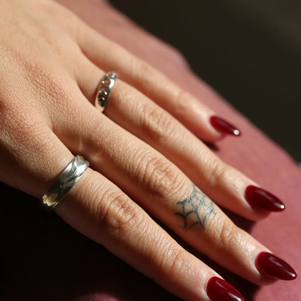 WAVY TEXTURED BAND